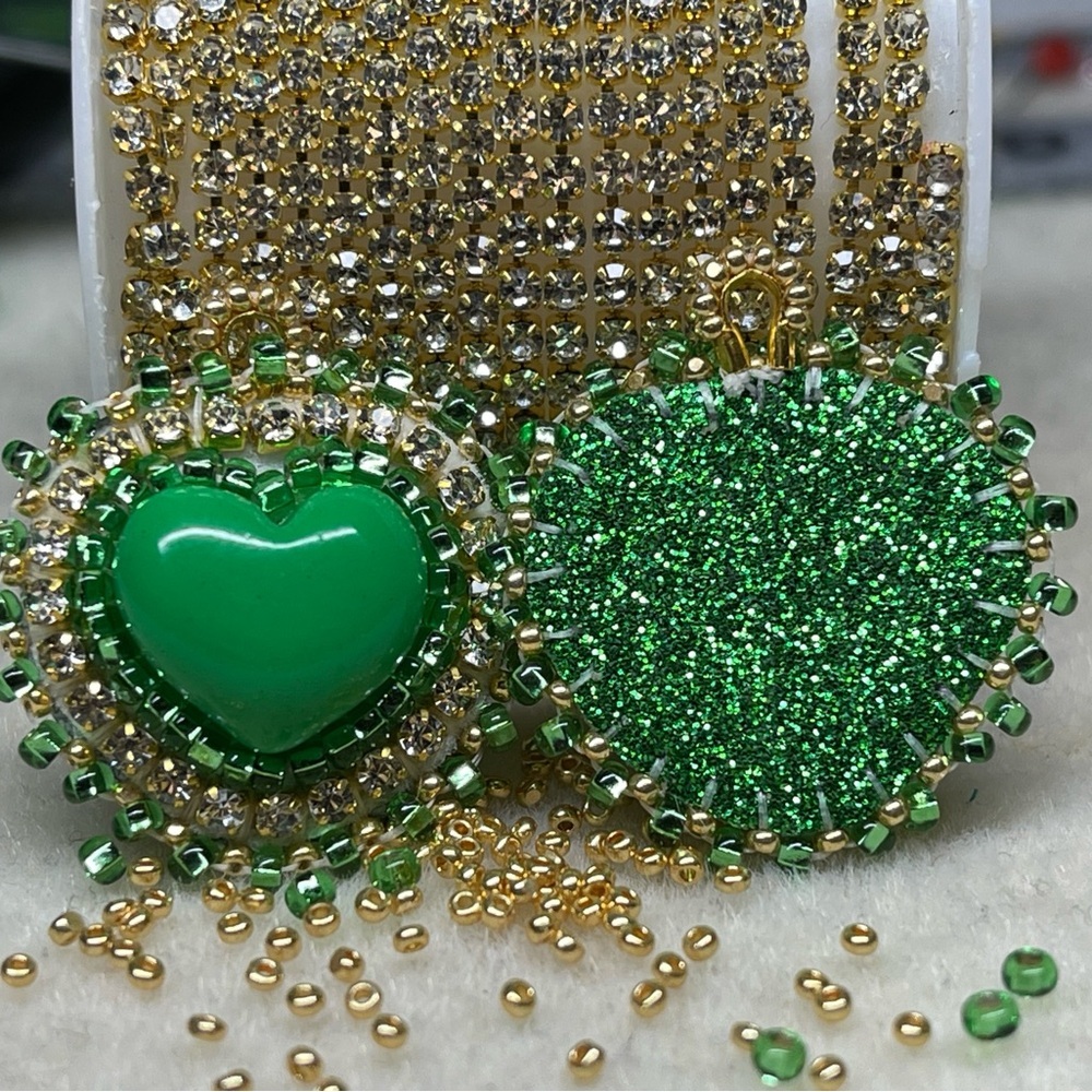 Green Heart Beaded Earrings - Picture 2 of 2